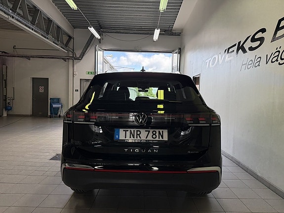 Volkswagen Tiguan 5 of 5