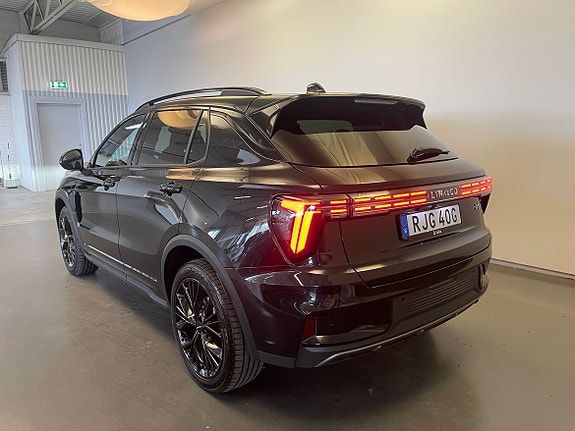 Lynk & Co 01 3 of 16