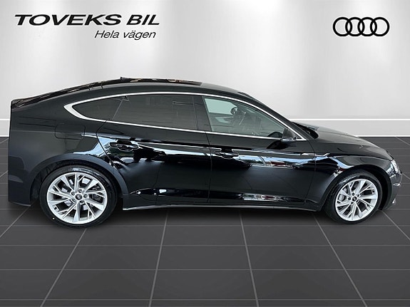 Audi A5 2 of 16