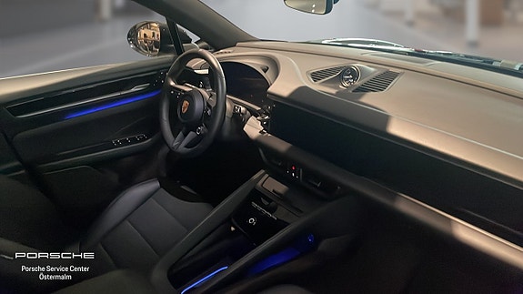 Porsche Macan 4 4 of 5