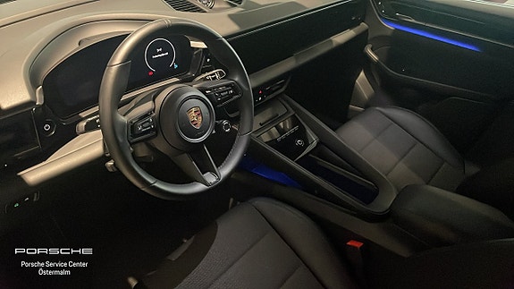 Porsche Macan 4 3 of 5