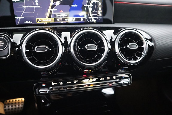 Mercedes-Benz A250 e 17 of 20