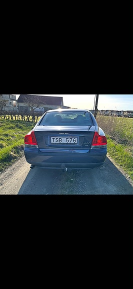 Volvo S60 2 of 4