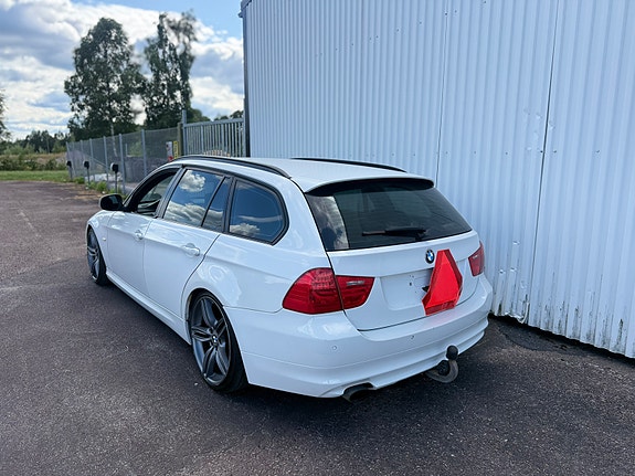 BMW 320d 4 of 7
