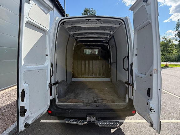 Nissan NV400 19 of 19
