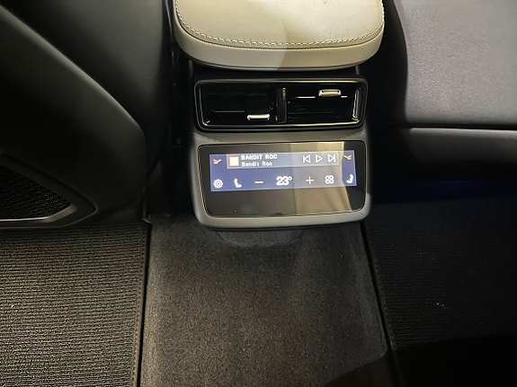 Polestar 4 10 of 21