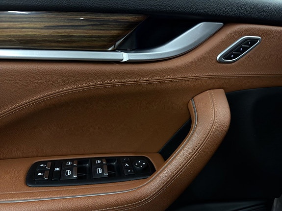 Maserati Levante 9 of 23