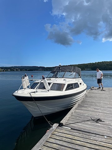 Familjebåt med med ny motor 5 of 9