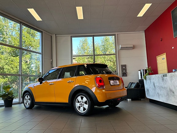 MINI One 4 of 5