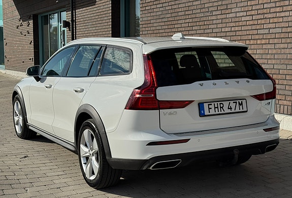 Volvo V60 Cross Country 5 of 5