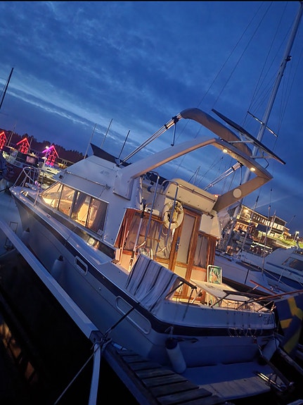 Unik/ Topputrustad Bayliner 2858 Command Bridge -89 | VP AD41 Diesel, VPDP Drev. 2 of 5