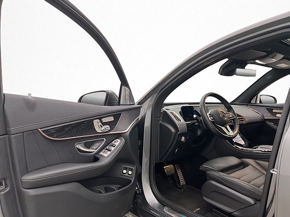 Mercedes-Benz EQC400 15 of 30