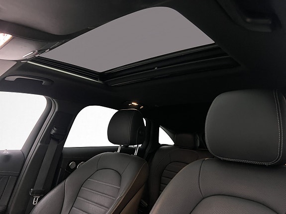 Mercedes-Benz EQC400 21 of 30