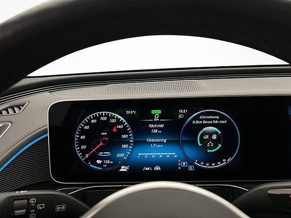 Mercedes-Benz EQC400 23 of 30