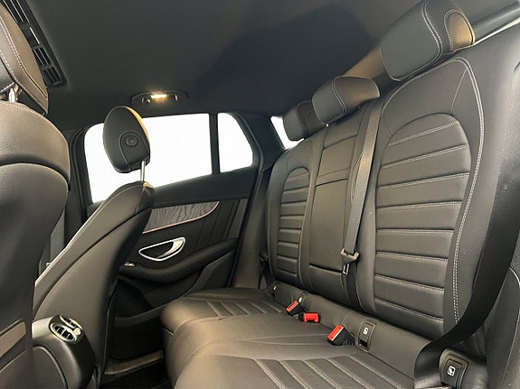 Mercedes-Benz EQC400 22 of 30