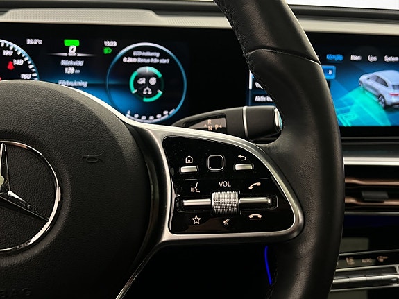Mercedes-Benz EQC400 25 of 30