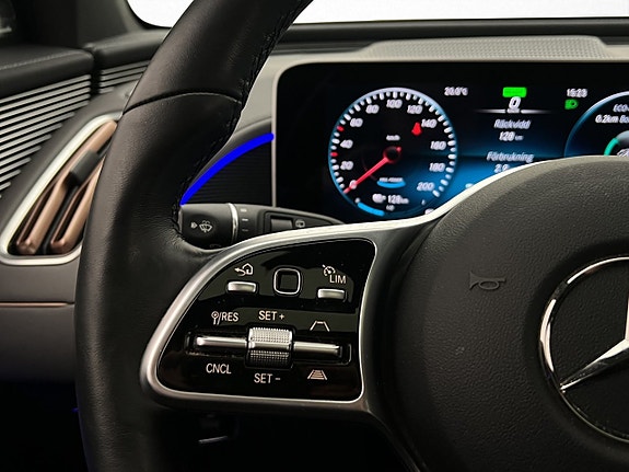Mercedes-Benz EQC400 24 of 30