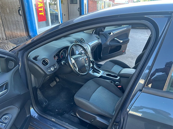 Ford Mondeo 11 of 30