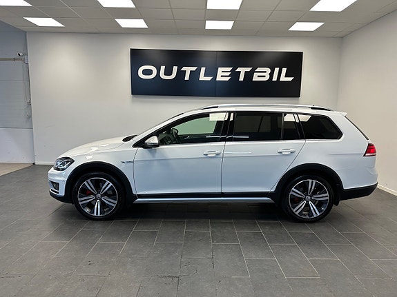 Volkswagen Golf Alltrack 2 of 25