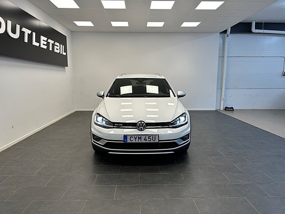 Volkswagen Golf Alltrack 3 of 25