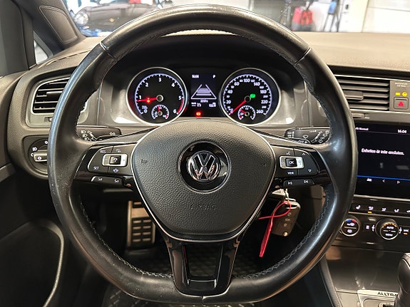 Volkswagen Golf Alltrack 18 of 25