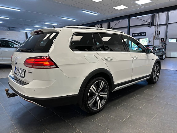 Volkswagen Golf Alltrack 8 of 25