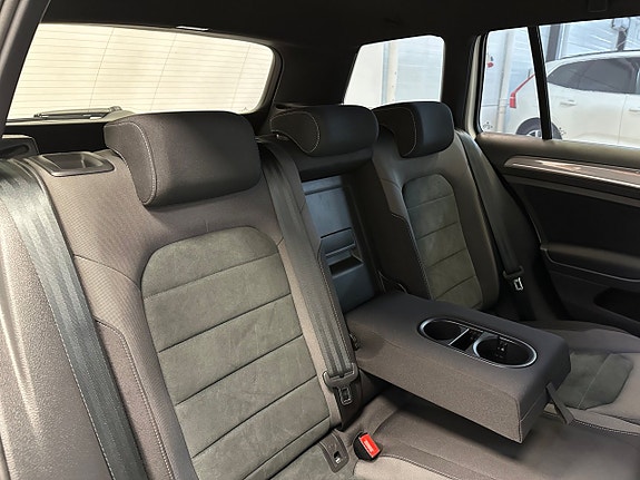 Volkswagen Golf Alltrack 16 of 25