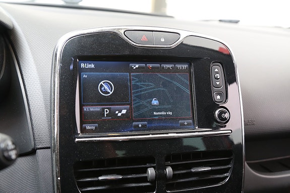 Renault Clio 19 of 23