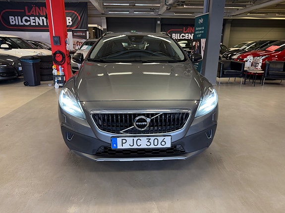 Volvo V40 Cross Country 4 of 5