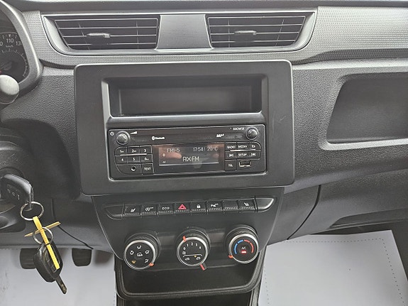 Renault Kangoo Express 18 of 21