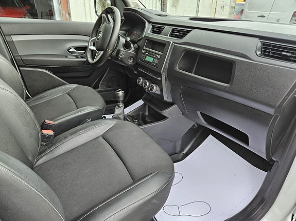 Renault Kangoo Express 16 of 21