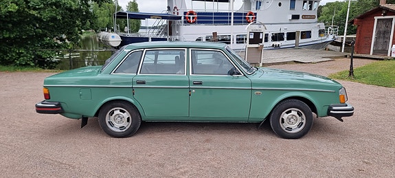 Volvo 244 7 of 8