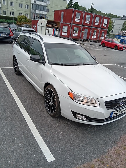 Volvo V70 3 of 14