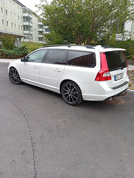 Volvo V70 4 of 14