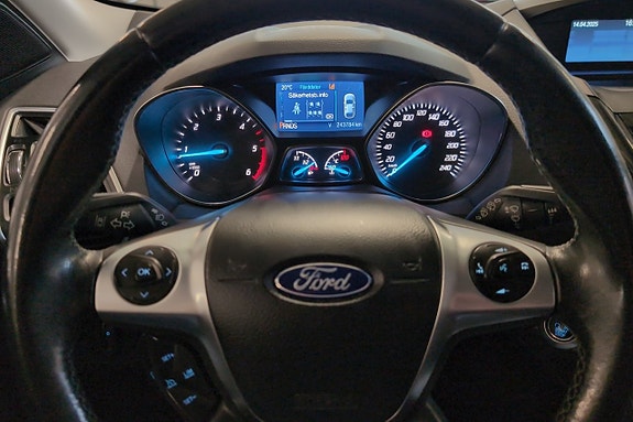 Ford Kuga 11 of 16