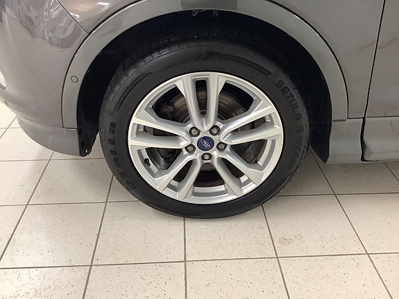 Ford Kuga 9 of 16