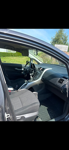 Toyota Auris 5 of 5
