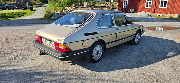 Saab 900 3 of 5