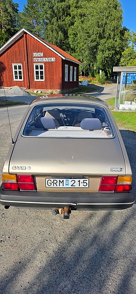 Saab 900 6 of 13