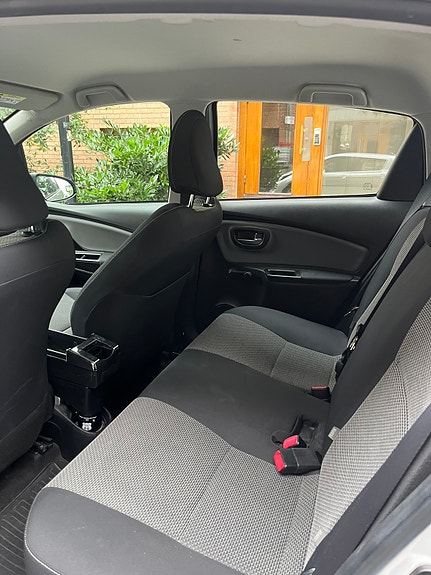 Toyota Yaris 6 of 7