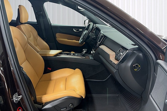 Volvo XC60 17 of 21