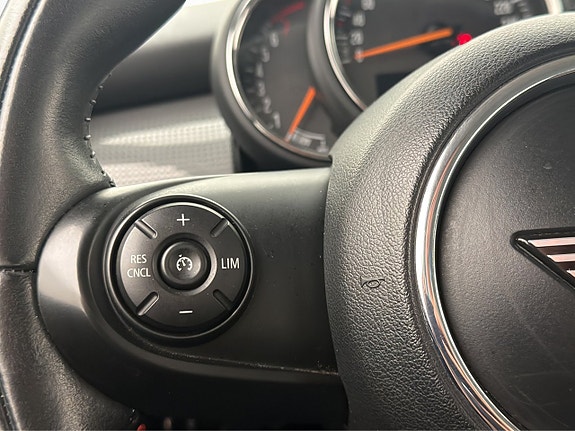 MINI Cooper 12 of 30