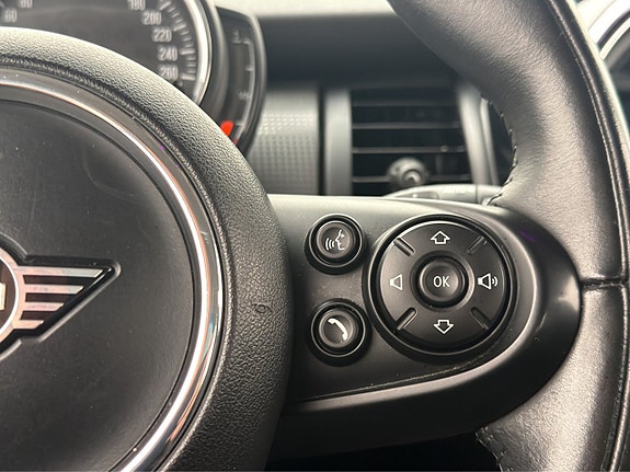 MINI Cooper 14 of 30