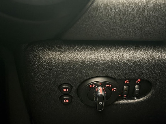 MINI Cooper 25 of 30