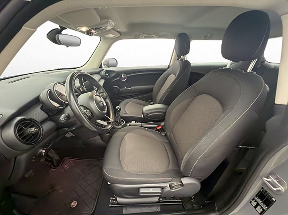 MINI Cooper 10 of 30