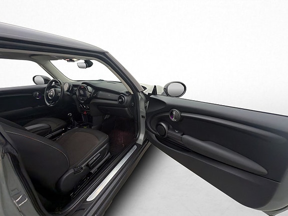 MINI Cooper 22 of 30