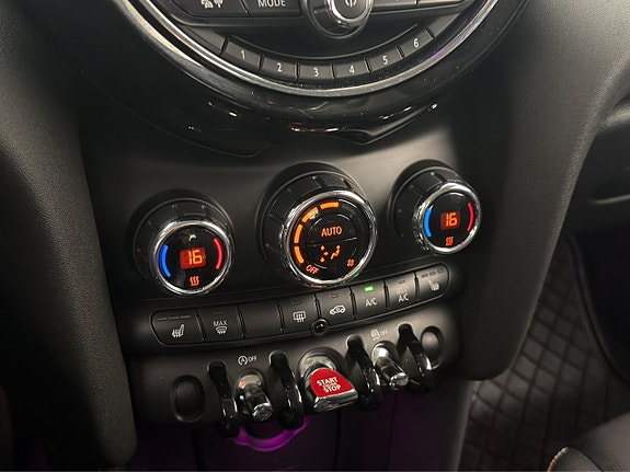 MINI Cooper 19 of 30