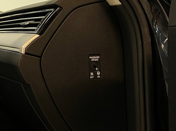 Volkswagen Passat Alltrack 20 of 28