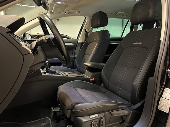 Volkswagen Passat Alltrack 13 of 28