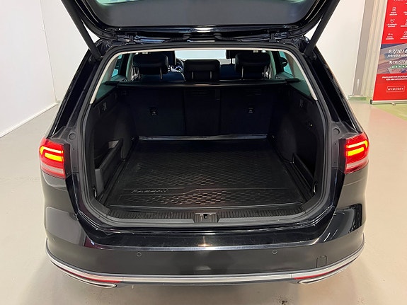 Volkswagen Passat Alltrack 9 of 28